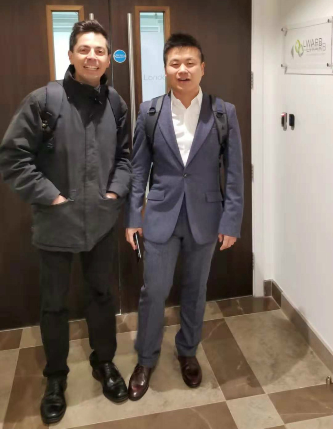 公司英国_meitu_1.jpg
